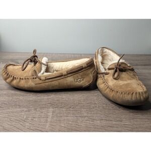 UGG Australia Dakota Moccasins Slippers‎ Suede Leather Laces Beige Women's Shoes